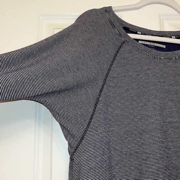 Tommy Hilfiger Sport‎ medium swing top cute - Picture 7 of 7